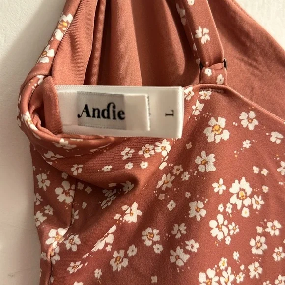 Andie the Samoa Ditsy Floral Rose - Picture 6 of 8